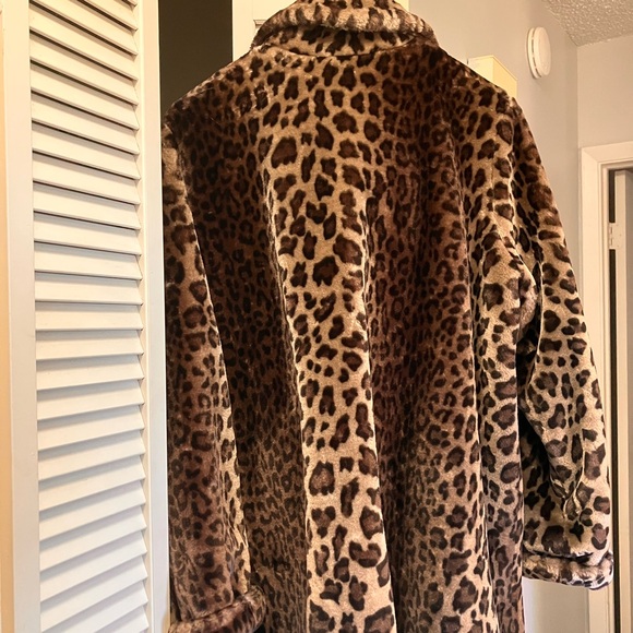 Dennis Basso Animal Print Teddy Jacket - Picture 3 of 7